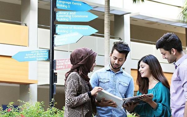 含金量揭秘：马来西亚世纪大学毕业证认证及就业前景